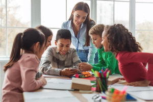 Maestra con alumnos